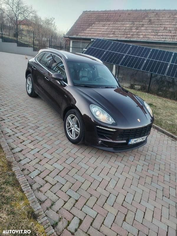 Second-hand Porsche Macan 258 CP (189 kW) 2016 Culoaremaro SUV