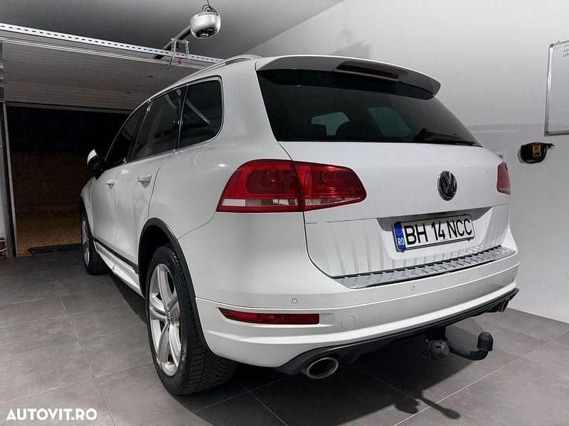 Second-hand VW Touareg Exclusive 245 CP (180 kW) 2014 Culoarealb SUV