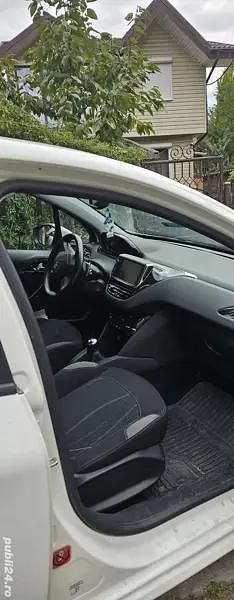 Alb Utilizat 2012 Peugeot 208 Hatchback | 4.650 EUR - Imagine 1/4