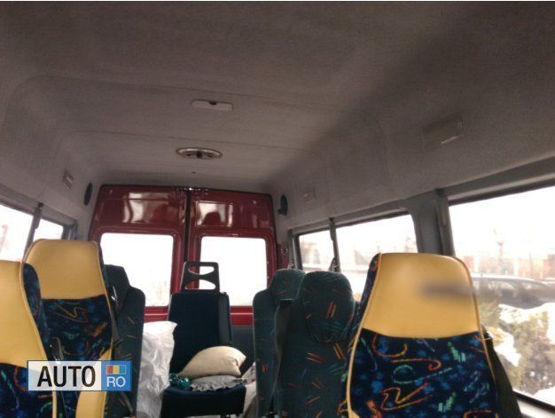 Second-hand Mercedes Sprinter 95 CP (69 kW) 2005 Rosu Van