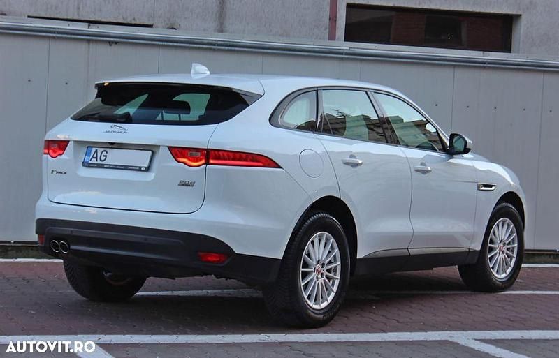 Second-hand Jaguar F-Pace 241 CP (177 kW) 2017 Culoarealb SUV
