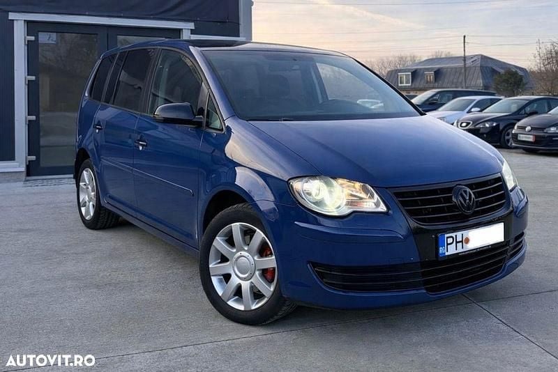 Culoarealbastru Utilizat 2008 VW Touran Trendline Monovolum | 3.480 EUR (Preț OK) - Imagine 1/4