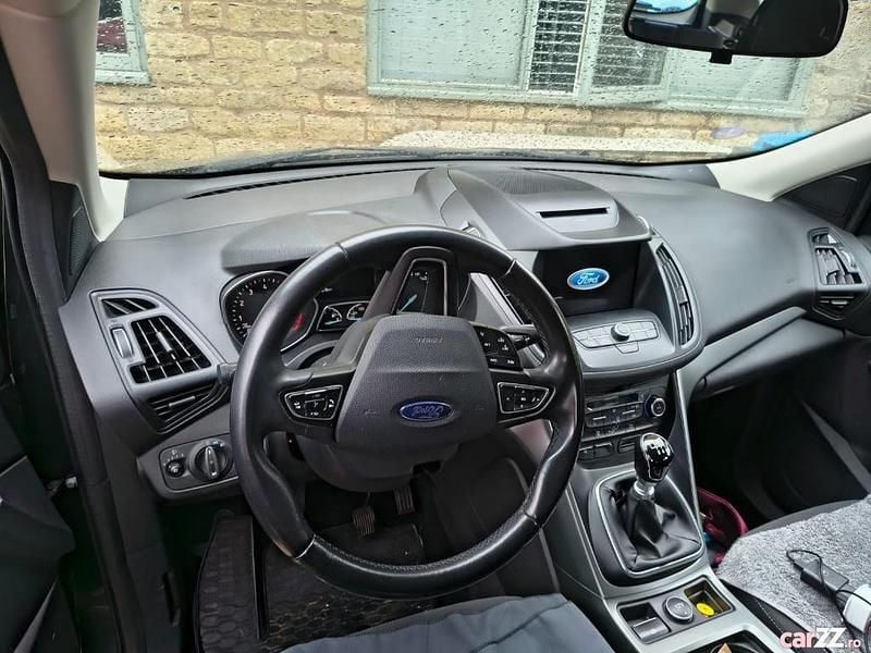Second-hand Ford Kuga 150 CP (110 kW) 2018 Gri SUV