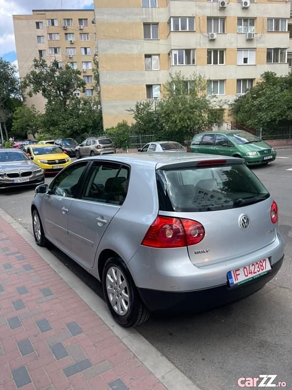 Argintiu Utilizat 2005 VW Golf V Berlinǎ | 3.100 EUR (Preț OK) - Imagine 1/4