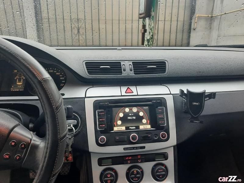 Second-hand VW Passat 140 CP (102 kW) 2009 Gri Berlinǎ