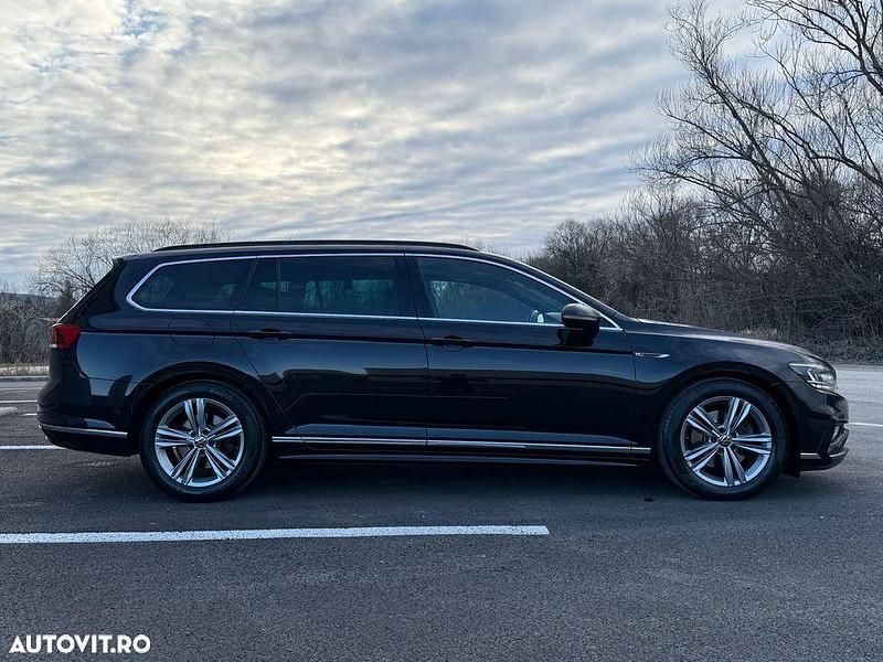 Second-hand VW Passat Elegance 200 CP (147 kW) 2022 Culoarenegru Break