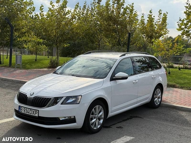 Culoarealb Utilizat 2019 Skoda Octavia Ambition Break | 9.900 EUR (Preț bun) - Imagine 1/4