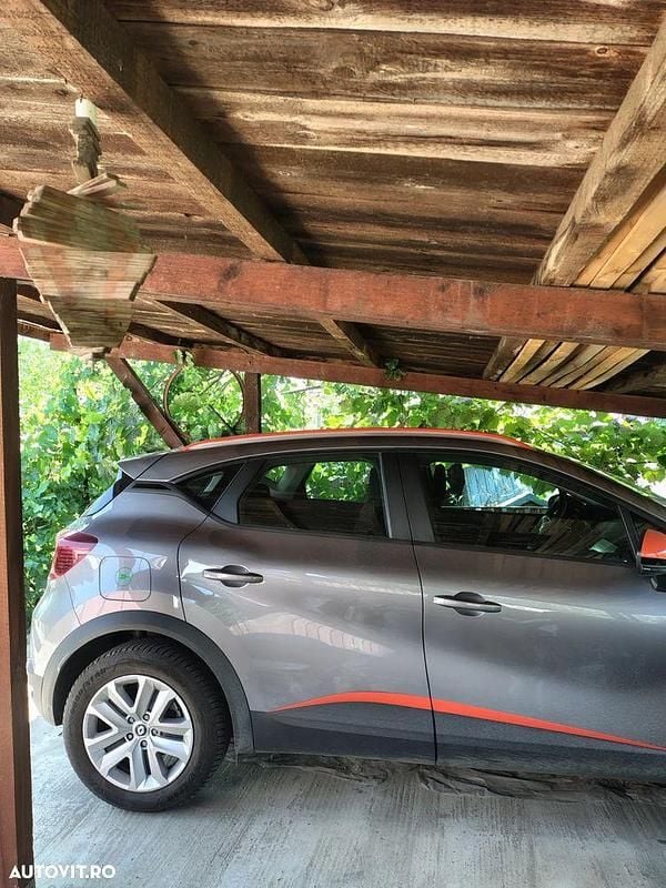 Culoaregri Utilizat 2023 Renault Captur SUV | 19.500 EUR - Imagine 1/4