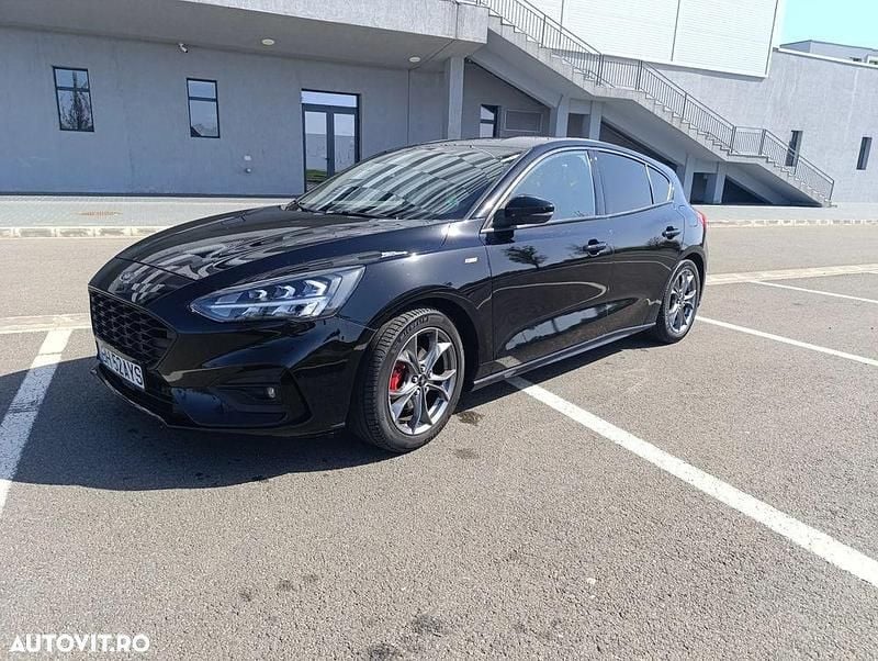 Second-hand Ford Focus ST-Line 125 CP (91 kW) 2019 Culoarenegru Hatchback
