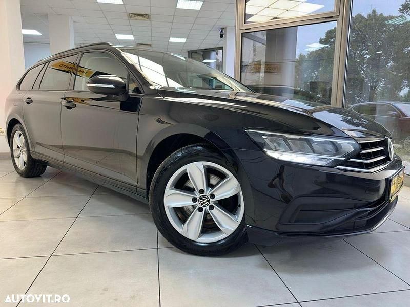 Culoarenegru Utilizat 2021 VW Passat Comfortline Break | 16.988 EUR (Preț OK) - Imagine 1/4