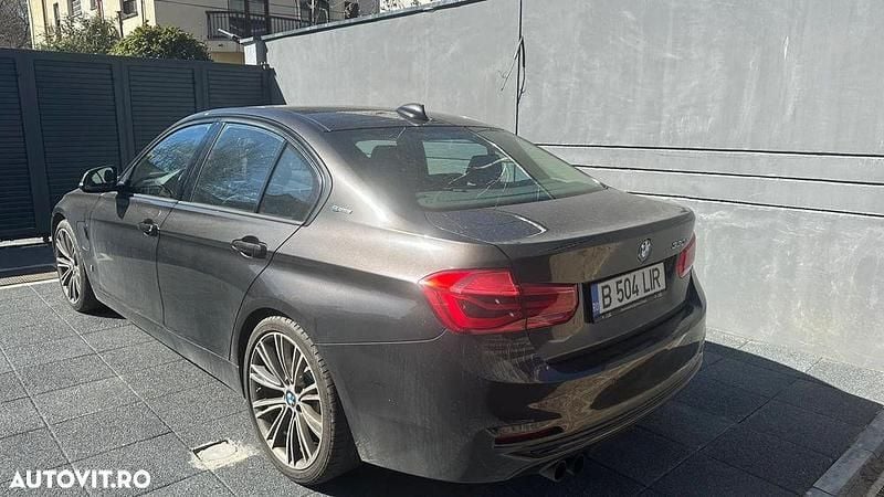 Second-hand BMW 330e iPerformance 252 CP (185 kW) 2016 Culoaremaro Berlinǎ