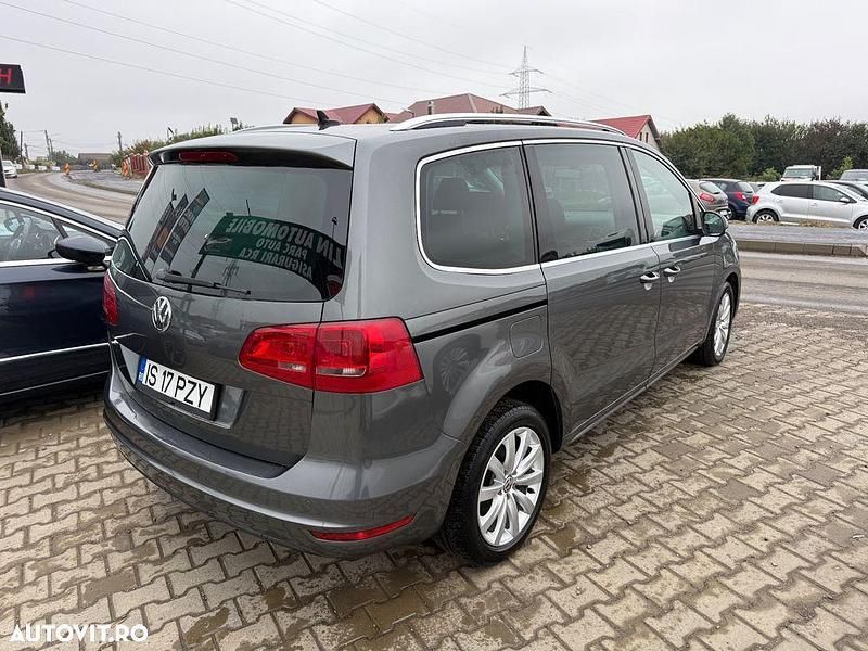 Second-hand VW Sharan Comfortline 170 CP (125 kW) 2012 Culoarenegru Monovolum