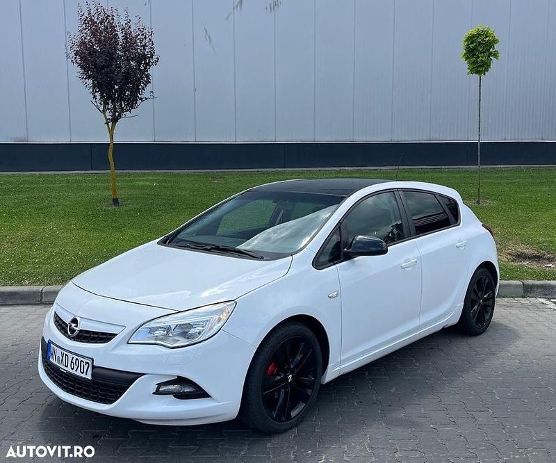 Culoarealb Utilizat 2012 Opel Astra Berlinǎ | 5.590 EUR (Puțin scump) - Imagine 1/4