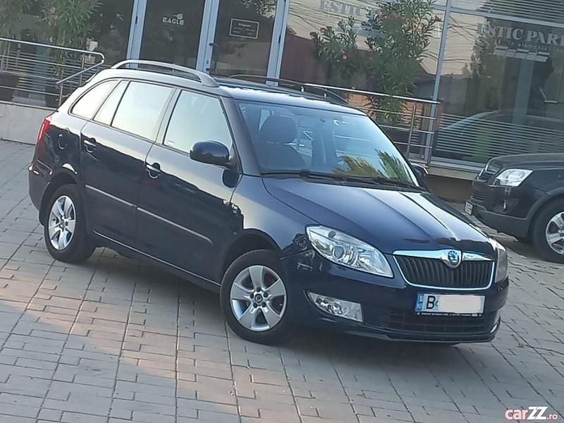 Albastru Utilizat 2012 Skoda Fabia Break | 2.850 EUR (Super Preț) - Imagine 1/4