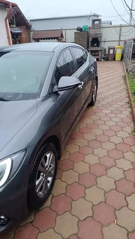 Second-hand Hyundai Elantra 136 CP (100 kW) 2017 Gri Berlinǎ