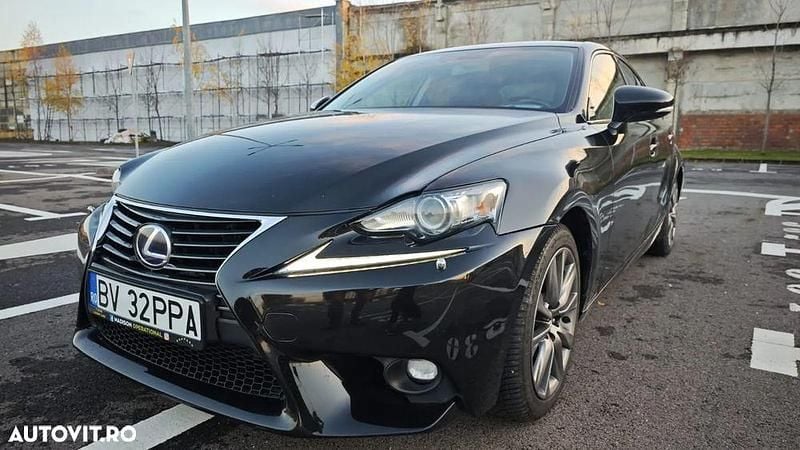 Second-hand Lexus IS300h Executive Line 223 CP (164 kW) 2015 Culoarenegru Berlinǎ