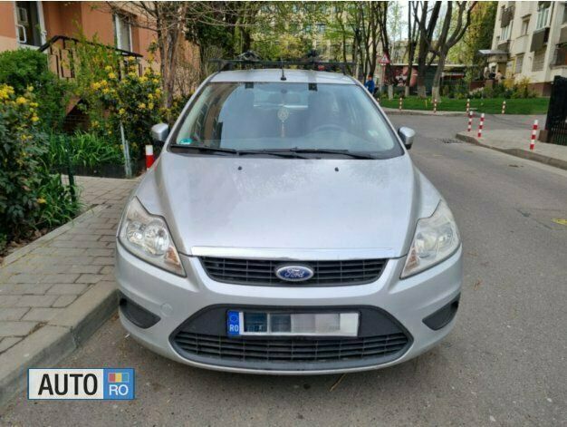 Argintiu Utilizat 2010 Ford Focus Break | 3.150 EUR (Preț OK) - Imagine 1/4