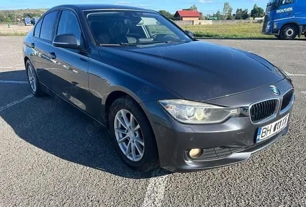 Gri Utilizat 2013 BMW 320 Berlinǎ | 8.590 EUR (Preț bun) - Imagine 1/4