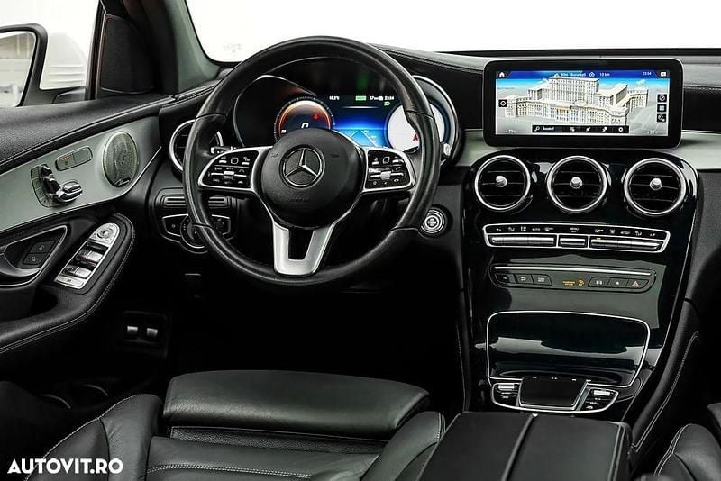 Second-hand Mercedes GLC300 AMG line 319 CP (234 kW) 2020 Culoarealb Coupe