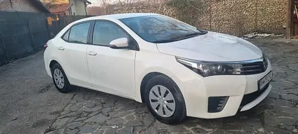 Second-hand Toyota Corolla 97 CP (71 kW) 2015 Alb Berlinǎ