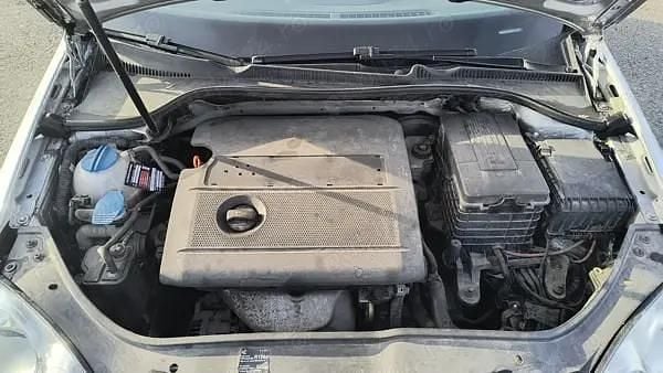 Second-hand VW Golf V 75 CP (55 kW) 2005 Hatchback