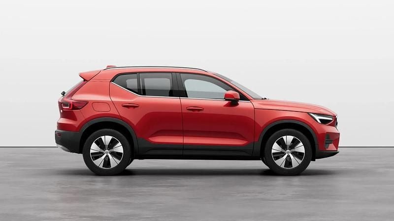 ["fusion red"] Utilizat 2023 Volvo XC40 SUV | 43.141 EUR - Imagine 1/4