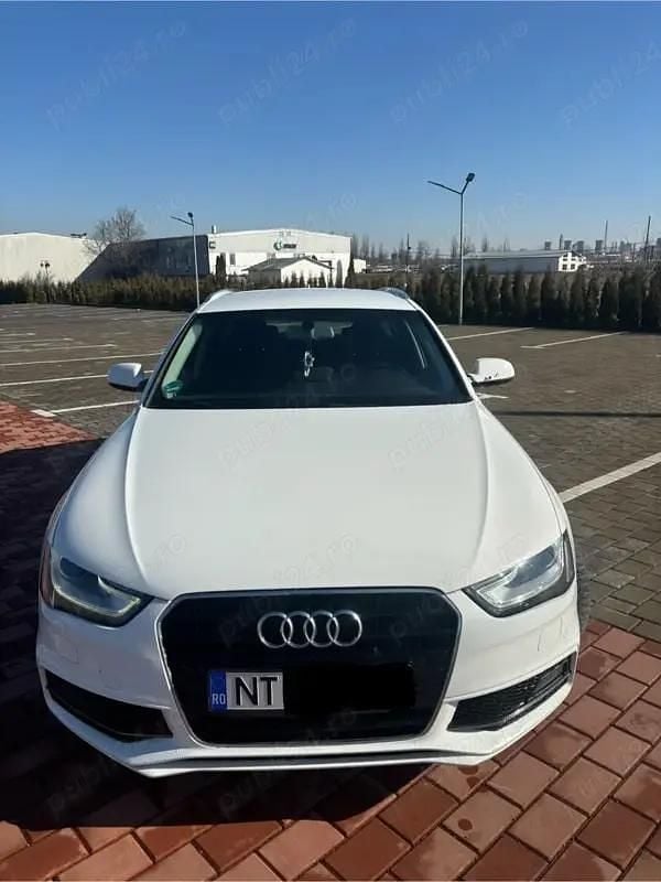 Second-hand Audi A4 S-Line 150 CP (110 kW) 2015 Alb Berlinǎ