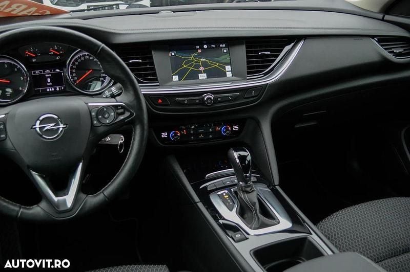 Second-hand Opel Insignia Business Elegance 122 CP (89 kW) 2021 Culoaregri Berlinǎ