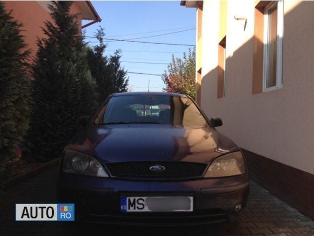 Second-hand Ford Mondeo 115 CP (84 kW) 2001 Albastru Hatchback