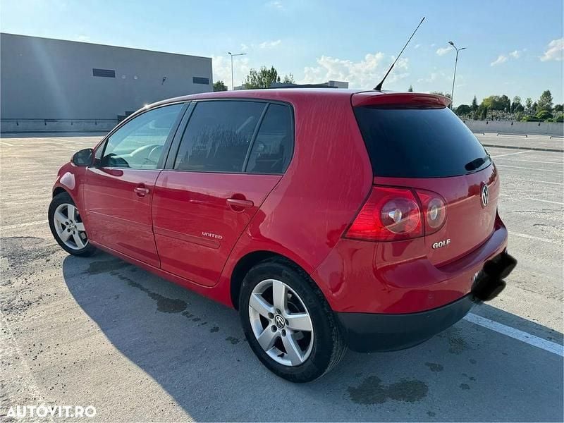 Second-hand VW Golf VI United 140 CP (102 kW) 2008 Culoarerosu Hatchback
