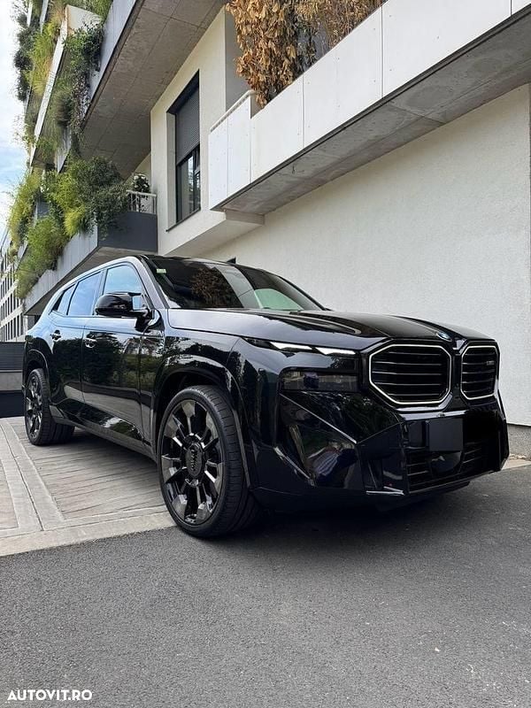 Culoarenegru Utilizat 2024 BMW XM M Sport SUV | 126.500 EUR (Preț OK) - Imagine 1/4