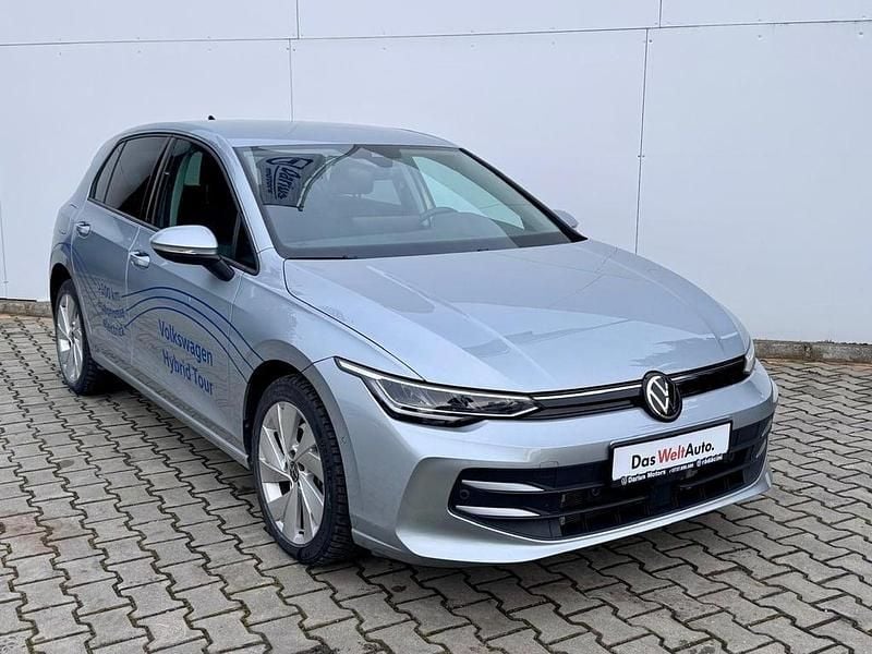 Second-hand VW Golf VIII Life 150 CP (110 kW) 2025 Gri deschis  normal