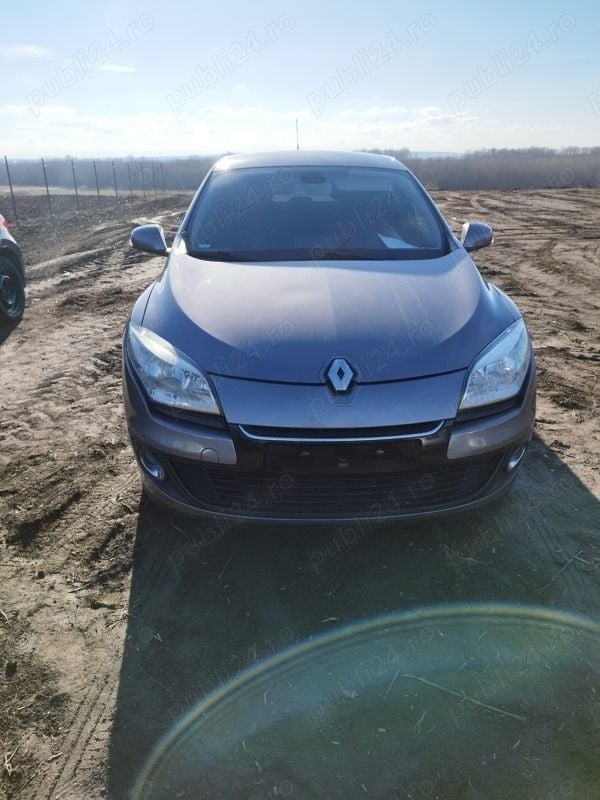Utilizat 2012 Renault Mégane III Break | 3.600 EUR (Preț bun) - Imagine 1/4