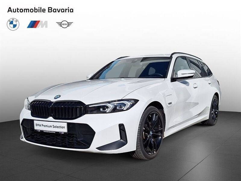 Alpine white 3 Utilizat 2022 BMW 330e Shadowline | 34.486 EUR (Scump) - Imagine 1/4