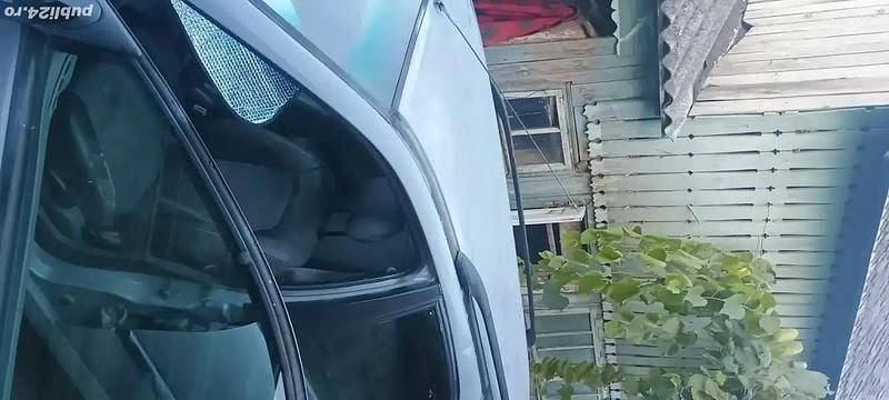Utilizat 1999 Renault Mégane Berlinǎ | 800 EUR - Imagine 1/4