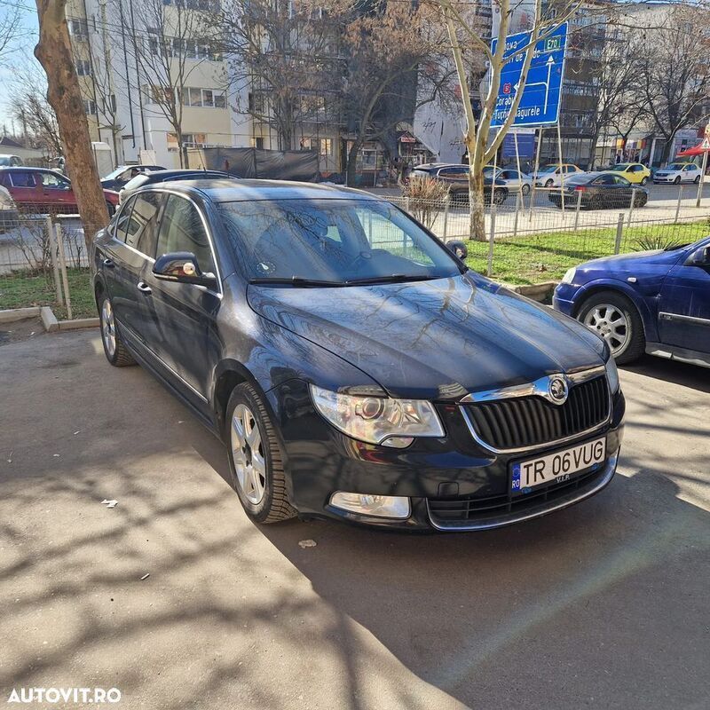 Negru Utilizat 2009 Skoda Superb Elegance Berlinǎ | 6.500 EUR (Preț OK) - Imagine 1/4