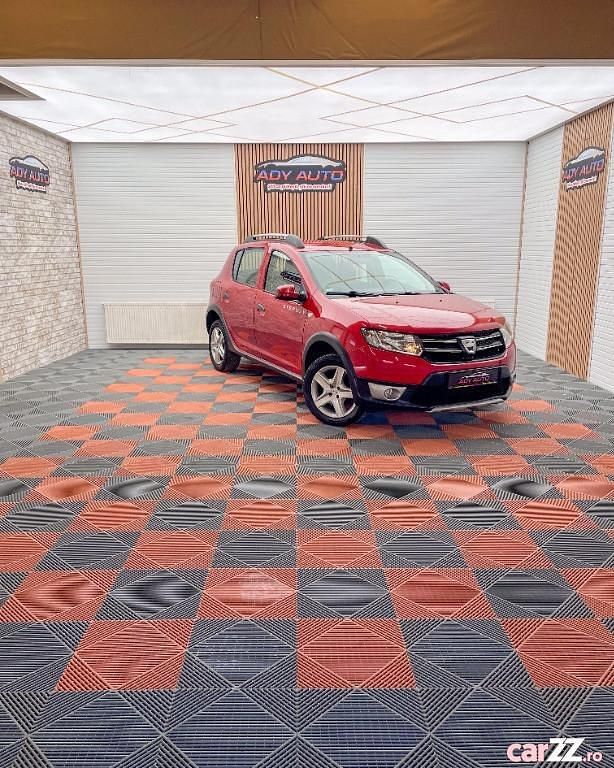 Second-hand Dacia Sandero Stepway 90 CP (66 kW) 2015 Culoarerosu Hatchback
