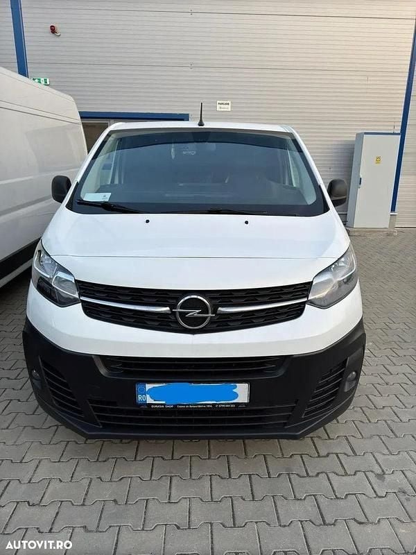 Second-hand Opel Vivaro 122 CP (89 kW) 2021 Culoarealb Monovolum