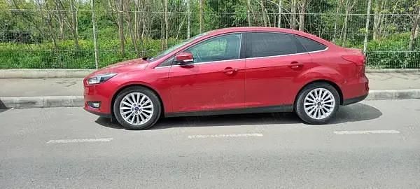 Rosu Utilizat 2017 Ford Focus Titanium Berlinǎ | 6.500 EUR - Imagine 1/4