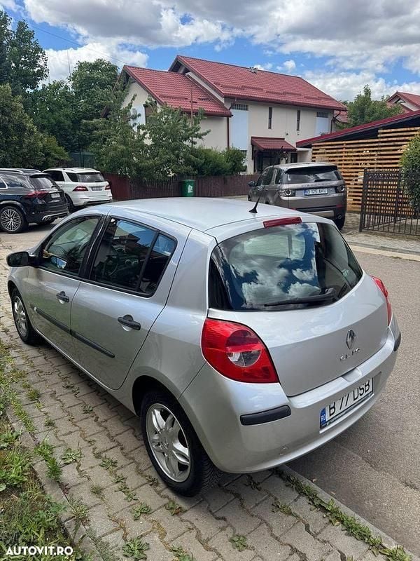 Argint Utilizat 2007 Renault Clio III Exception Hatchback | 2.500 EUR - Imagine 1/4