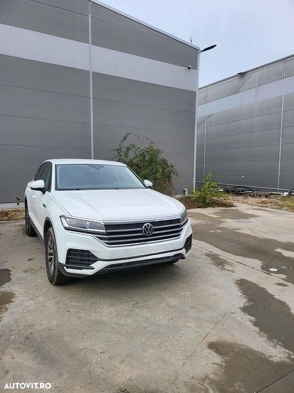 Culoarealb Utilizat 2021 VW Touareg Style SUV | 43.560 EUR (Scump) - Imagine 1/4