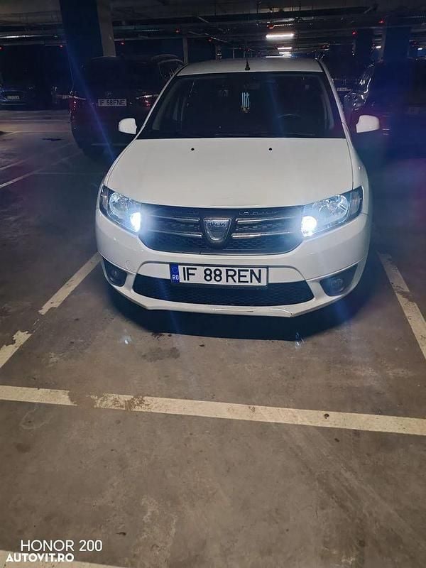 Second-hand Dacia Logan Lauréate 75 CP (55 kW) 2013 Culoarealb Berlinǎ