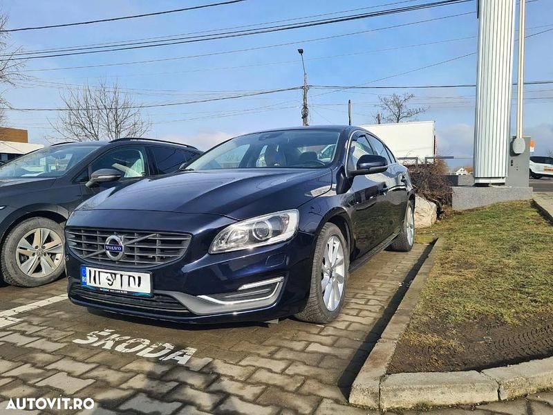 Second-hand Volvo S60 Momentum 190 CP (139 kW) 2017 Culoarealbastru Berlinǎ
