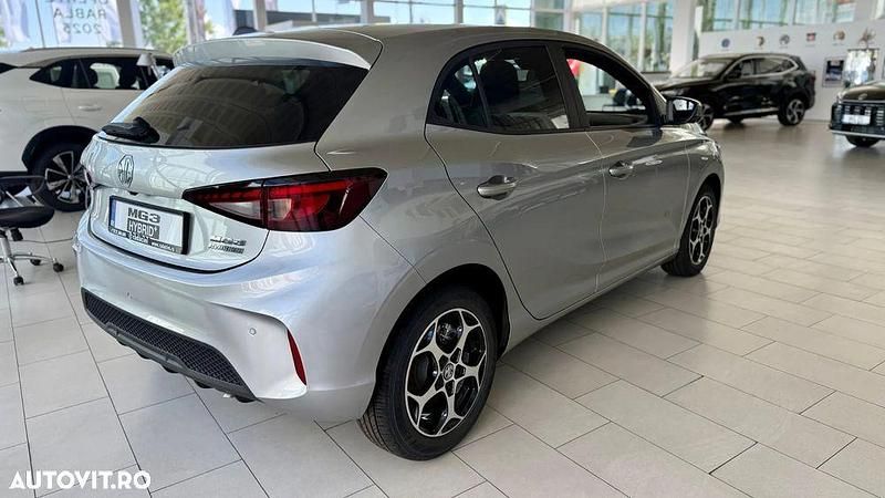 Second-hand MG MG3 194 CP (142 kW) 2024 Culoareargint Hatchback