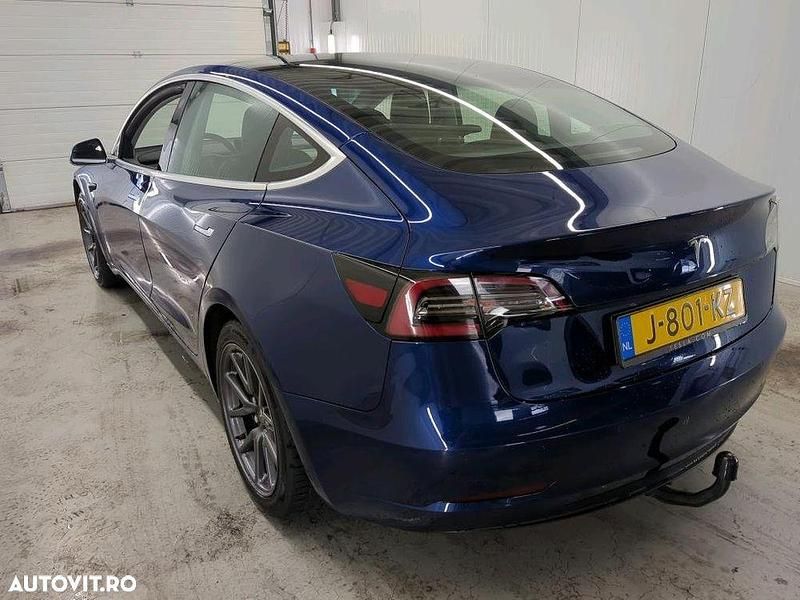 Second-hand Tesla Model 3 Standard Range Plus 239 kW (325 CP) 2020 Culoarealbastru Berlinǎ