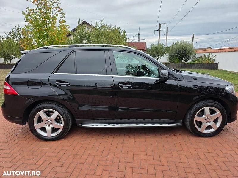 Culoarenegru Utilizat 2013 Mercedes ML350 SUV | 13.100 EUR (Preț OK) - Imagine 1/4