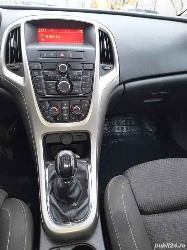 Second-hand Opel Astra 120 CP (88 kW) 2011 Hatchback