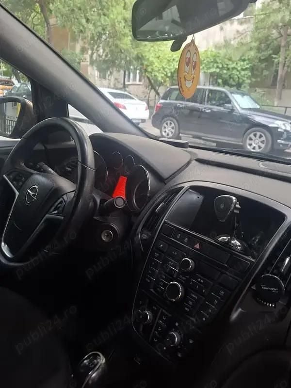 Auriu Utilizat 2015 Opel Astra Berlinǎ | 6.000 EUR (Preț OK) - Imagine 1/4