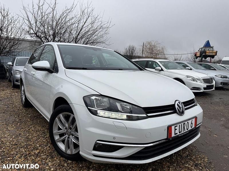 Culoarealb Utilizat 2020 VW Golf VIII Hatchback | 9.990 EUR (Preț bun) - Imagine 1/4