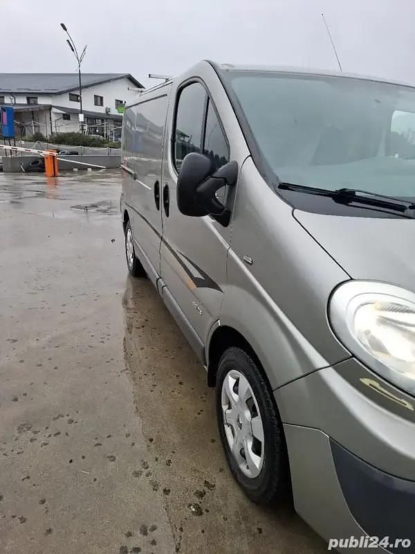 Second-hand Renault Trafic 115 CP (84 kW) 2012 Gri Monovolum